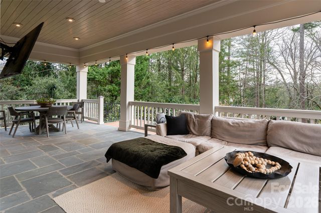 28 Hilltop Road, Asheville, NC 28803