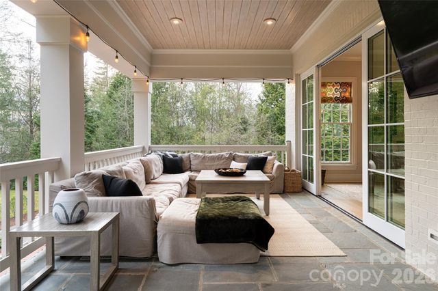 28 Hilltop Road, Asheville, NC 28803