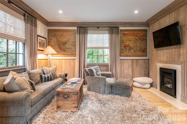 28 Hilltop Road, Asheville, NC 28803