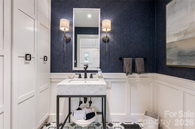 28 Hilltop Road, Asheville, NC 28803