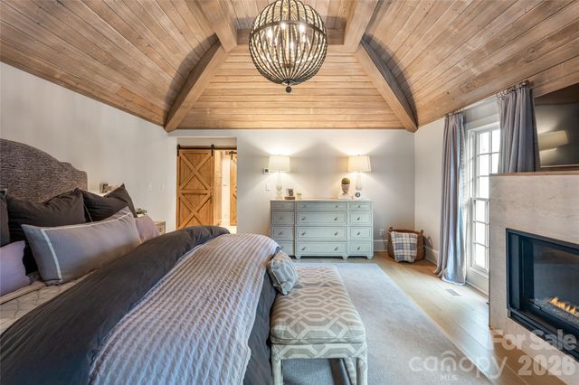 28 Hilltop Road, Asheville, NC 28803