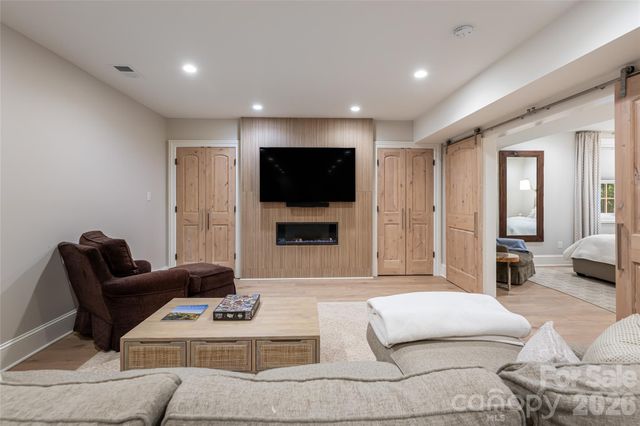 28 Hilltop Road, Asheville, NC 28803