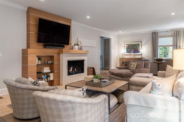 28 Hilltop Road, Asheville, NC 28803