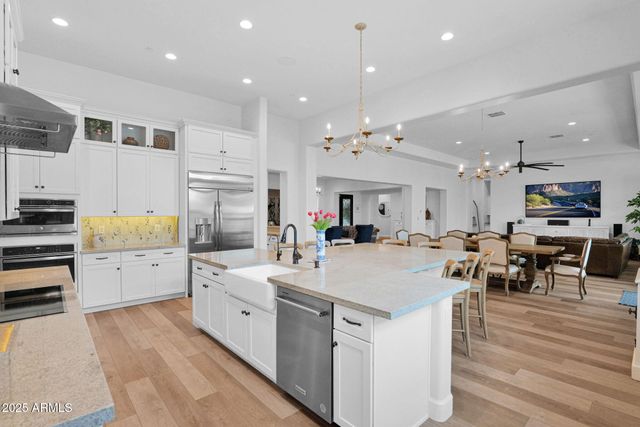 3702 E FOUNTAIN Street, Mesa, AZ 85205