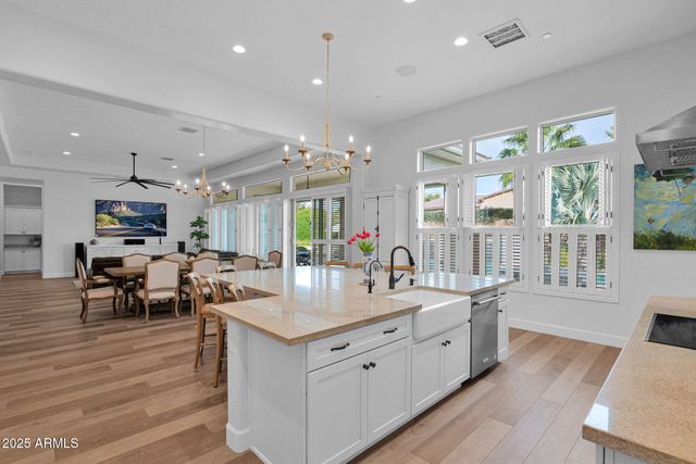 3702 E FOUNTAIN Street, Mesa, AZ 85205