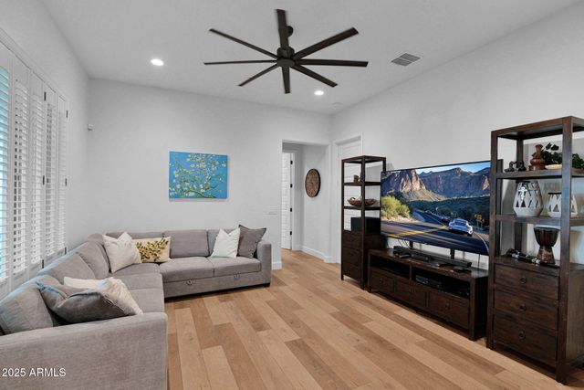 3702 E FOUNTAIN Street, Mesa, AZ 85205