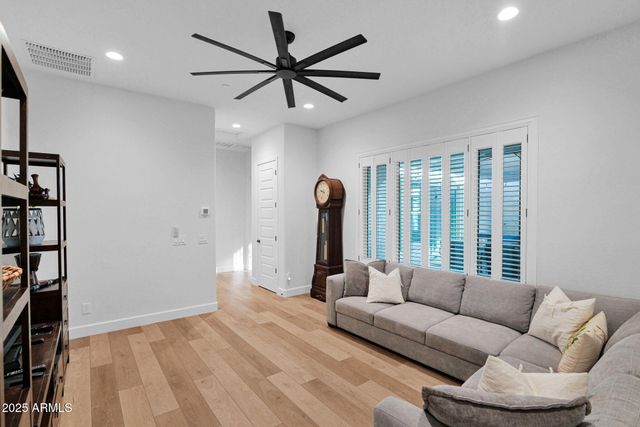 3702 E FOUNTAIN Street, Mesa, AZ 85205