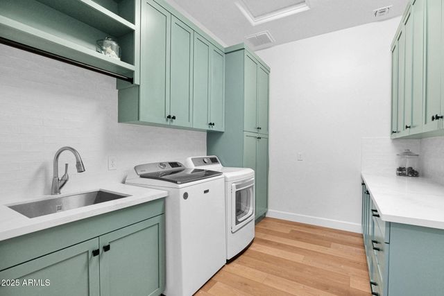 3702 E FOUNTAIN Street, Mesa, AZ 85205