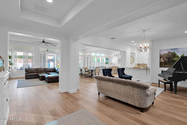 3702 E FOUNTAIN Street, Mesa, AZ 85205