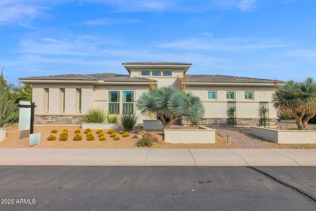 3702 E FOUNTAIN Street, Mesa, AZ 85205