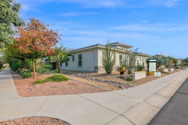 3702 E FOUNTAIN Street, Mesa, AZ 85205