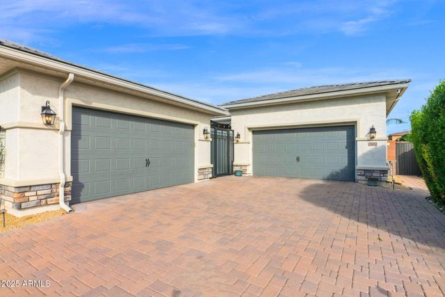 3702 E FOUNTAIN Street, Mesa, AZ 85205