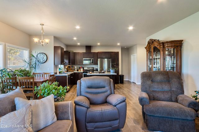 318 Creekview Ct, Sandpoint, ID 83864