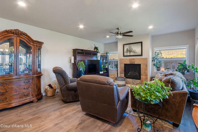 318 Creekview Ct, Sandpoint, ID 83864