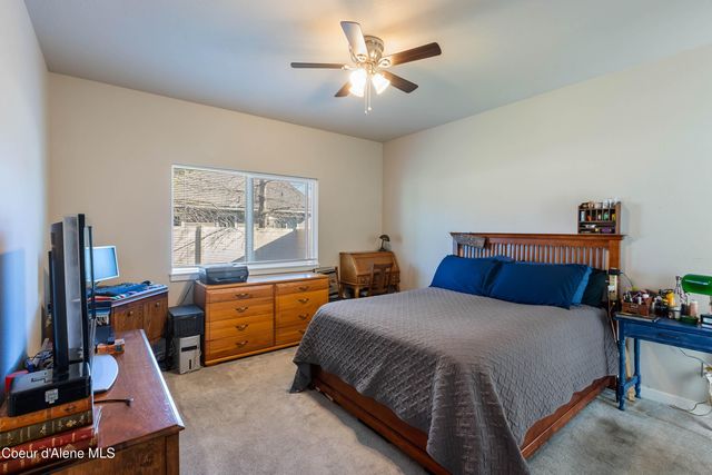 318 Creekview Ct, Sandpoint, ID 83864