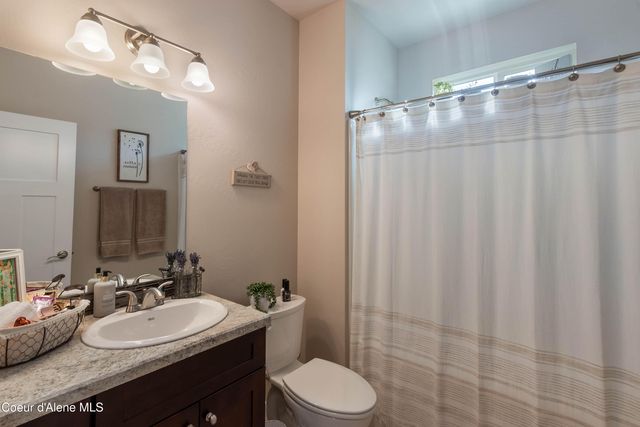 318 Creekview Ct, Sandpoint, ID 83864