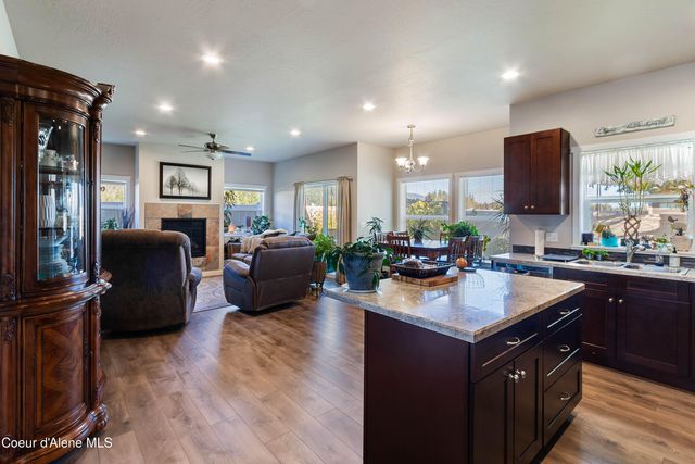 318 Creekview Ct, Sandpoint, ID 83864
