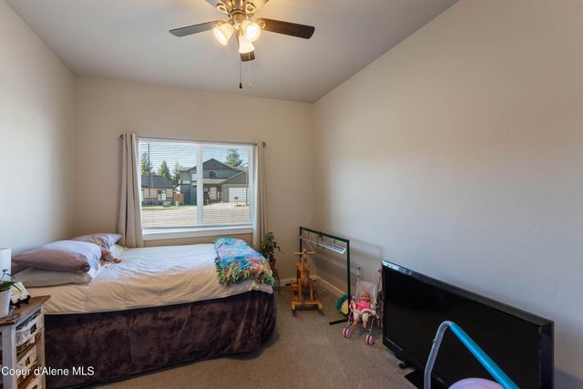 318 Creekview Ct, Sandpoint, ID 83864
