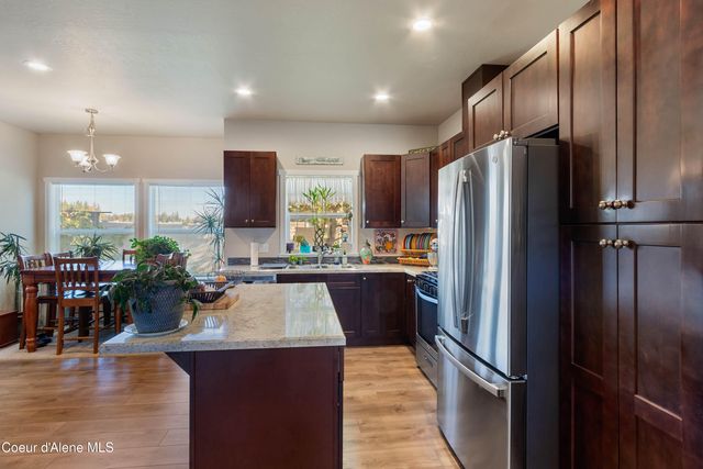 318 Creekview Ct, Sandpoint, ID 83864