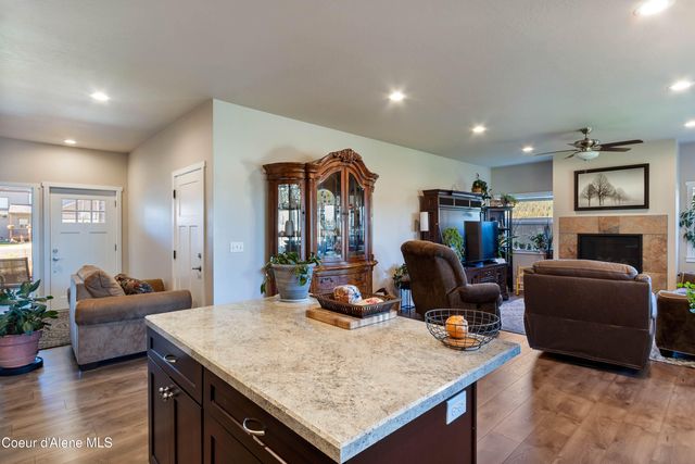 318 Creekview Ct, Sandpoint, ID 83864