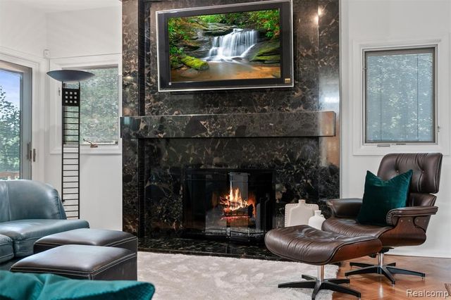 1900 Seminole Court, Bloomfield Hills, MI 48302