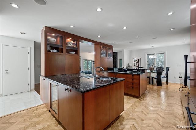 1900 Seminole Court, Bloomfield Hills, MI 48302