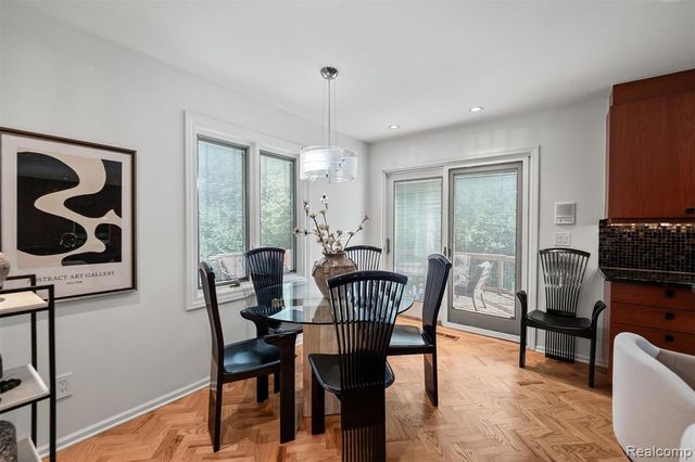 1900 Seminole Court, Bloomfield Hills, MI 48302