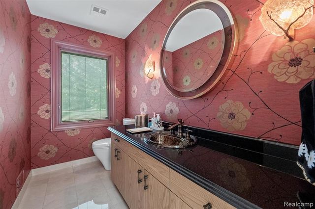 1900 Seminole Court, Bloomfield Hills, MI 48302