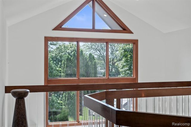 1900 Seminole Court, Bloomfield Hills, MI 48302