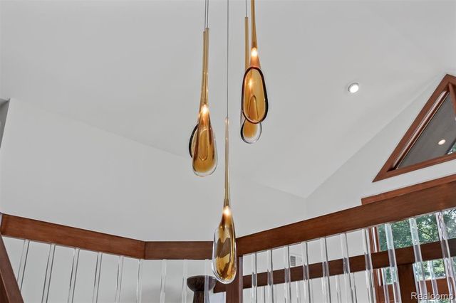 1900 Seminole Court, Bloomfield Hills, MI 48302