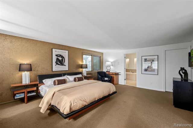 1900 Seminole Court, Bloomfield Hills, MI 48302