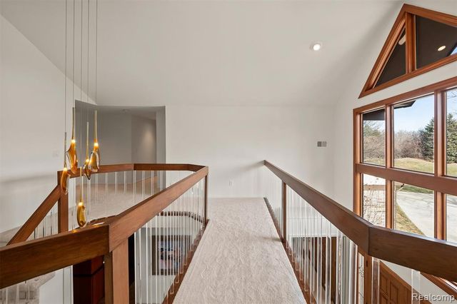 1900 Seminole Court, Bloomfield Hills, MI 48302