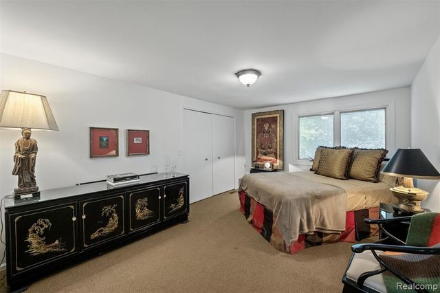 1900 Seminole Court, Bloomfield Hills, MI 48302