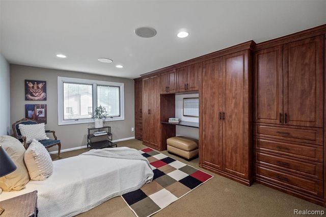 1900 Seminole Court, Bloomfield Hills, MI 48302