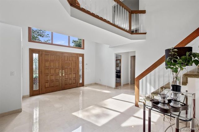 1900 Seminole Court, Bloomfield Hills, MI 48302