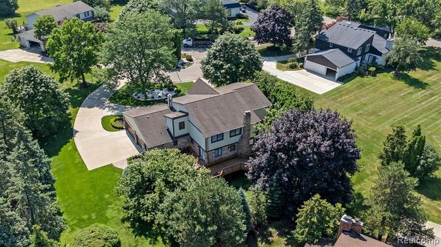 1900 Seminole Court, Bloomfield Hills, MI 48302