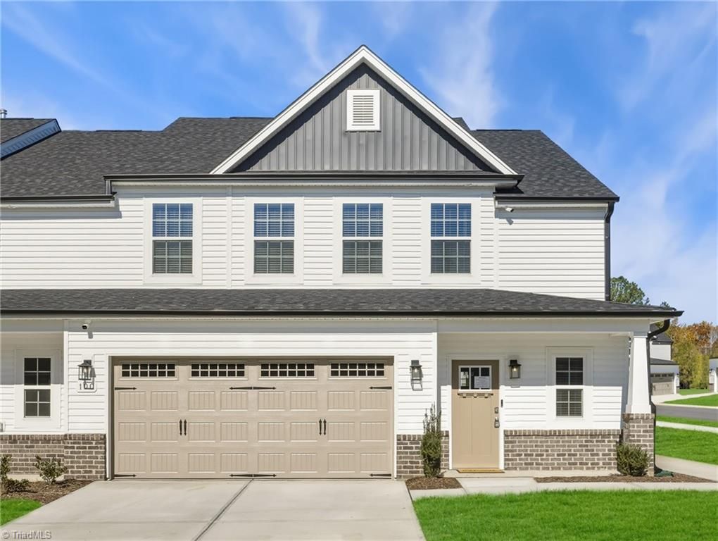 109 Oakdale Forest Lane, Jamestown, NC 27282