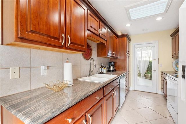 1387 MOONMIST DRIVE G2, Sarasota, FL 34242