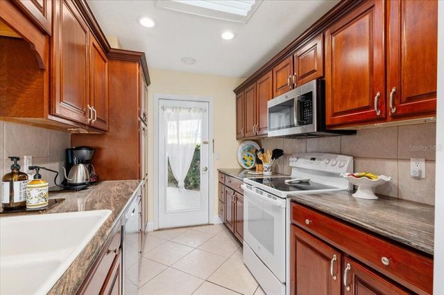 1387 MOONMIST DRIVE G2, Sarasota, FL 34242
