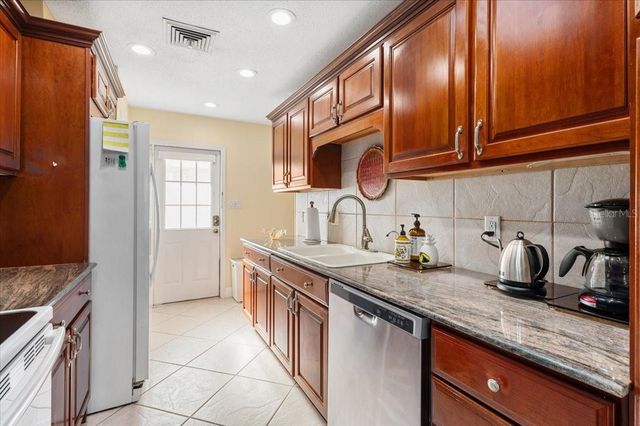1387 MOONMIST DRIVE G2, Sarasota, FL 34242