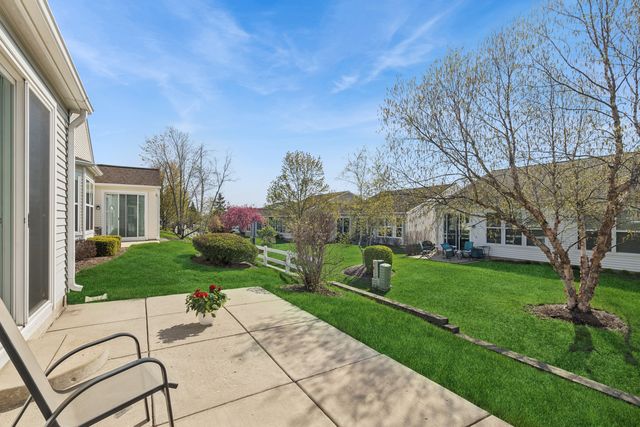 3295 Comstock Court, Mundelein, IL 60060
