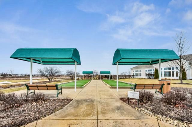 3295 Comstock Court, Mundelein, IL 60060