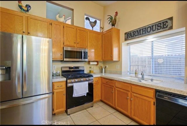 1087 Serena, San Jacinto, CA 92583