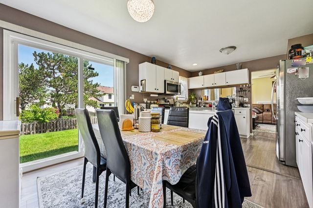 1290 E Fox Chase Drive, Round Lake Beach, IL 60073