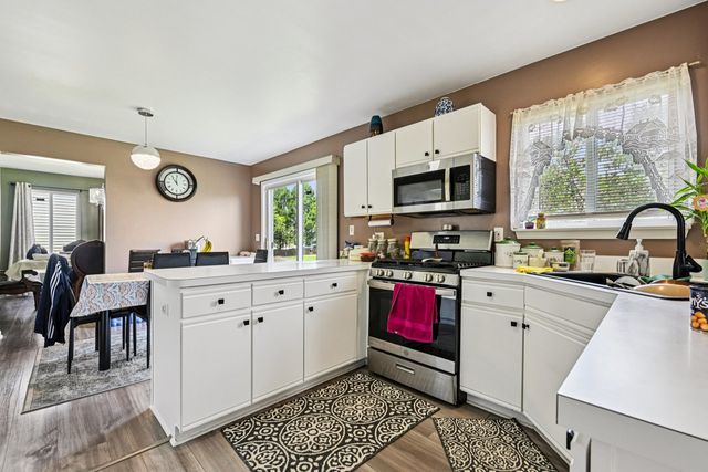 1290 E Fox Chase Drive, Round Lake Beach, IL 60073