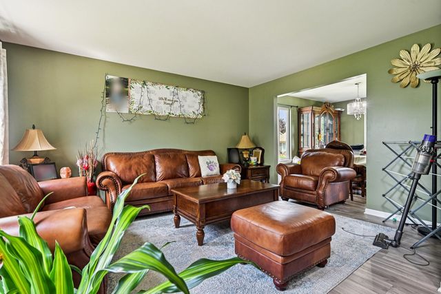 1290 E Fox Chase Drive, Round Lake Beach, IL 60073