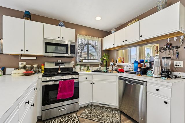 1290 E Fox Chase Drive, Round Lake Beach, IL 60073