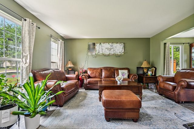 1290 E Fox Chase Drive, Round Lake Beach, IL 60073
