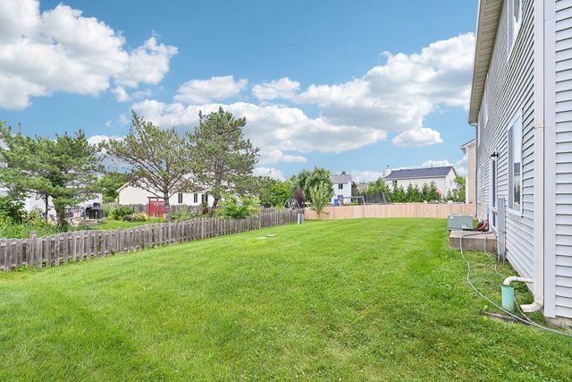 1290 E Fox Chase Drive, Round Lake Beach, IL 60073
