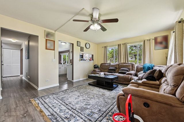 1290 E Fox Chase Drive, Round Lake Beach, IL 60073